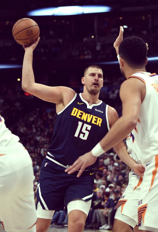 鹈鹕完胜新疆队，约基奇惊艳四座