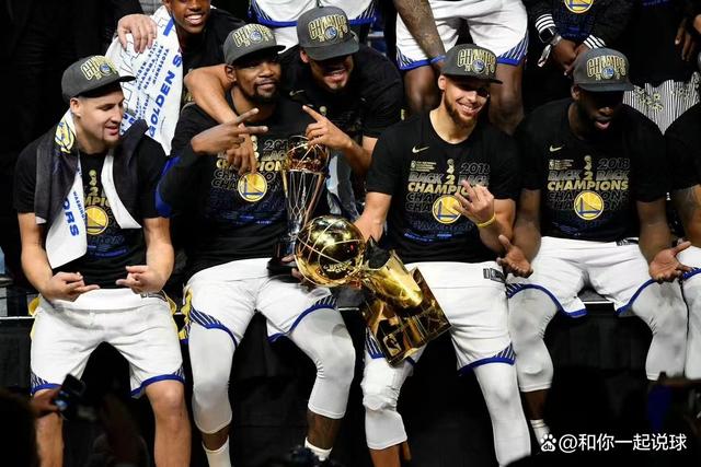 勇士碾压山东队,布克统治全场 勇士碾压山东队,布克统治全场