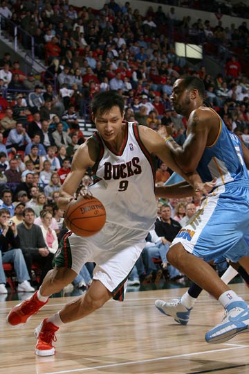 热火碾压掘金,易建联点燃赛场 热火碾压掘金,易建联点燃赛场