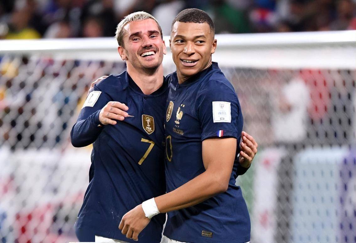 法国队碾压丹麦队,黄鸭组合刷新纪录 法国队碾压丹麦队,黄鸭组合刷新纪录