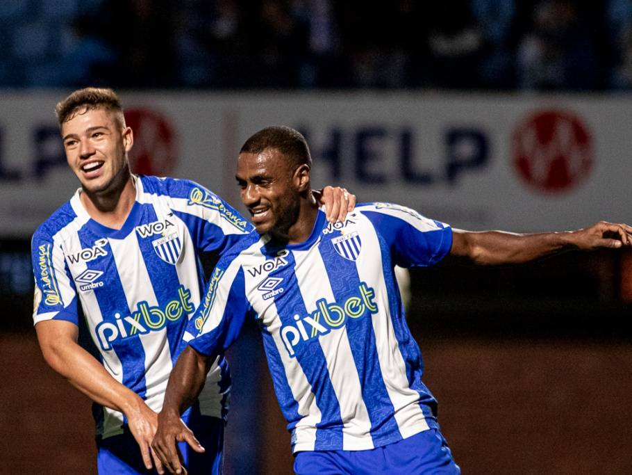 火箭队主家痛击对手，球迷载歌载舞庆祝胜利